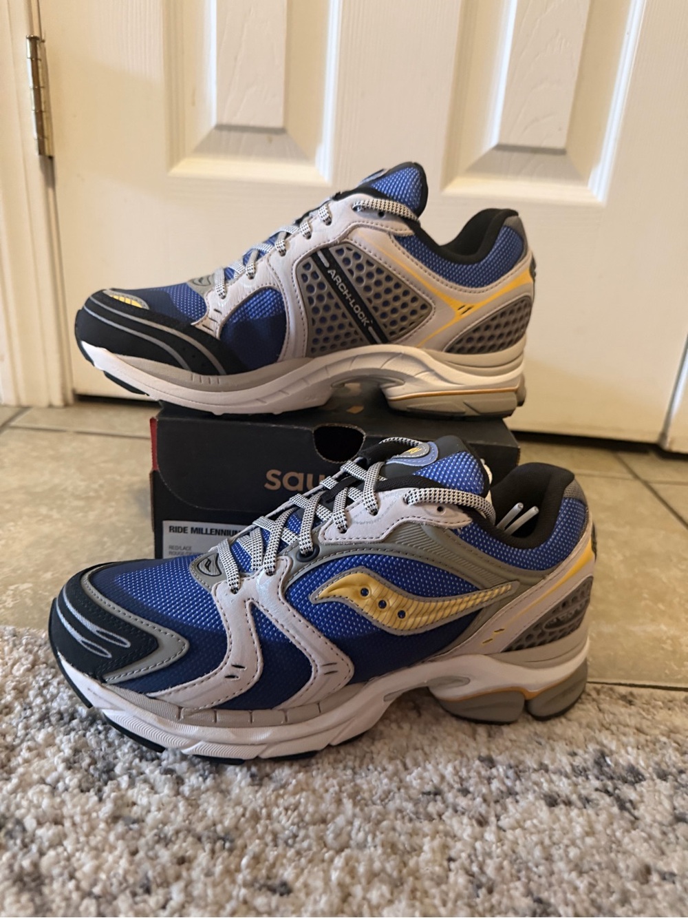 Saucony  Blue & Yellow Running Shoes
